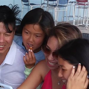 Meet your Posher, Hellen